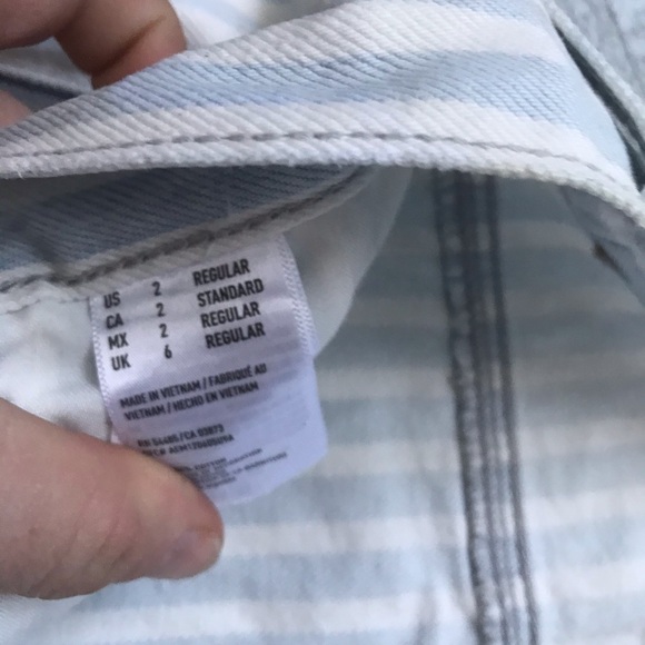 AMERICAN Eagle striped tomgirl boyfriend button fly jeans - Picture 4 of 9